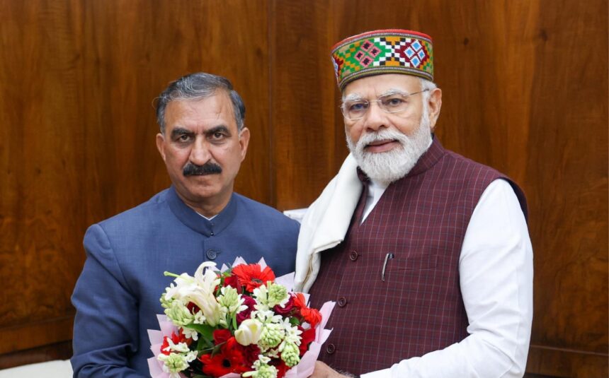 प्रधानमंत्री नरेंद्र मोदी से मिलते हिमाचल प्रदेश के मुख्यमंत्री सुखविंद्र सिंह सुक्खू।